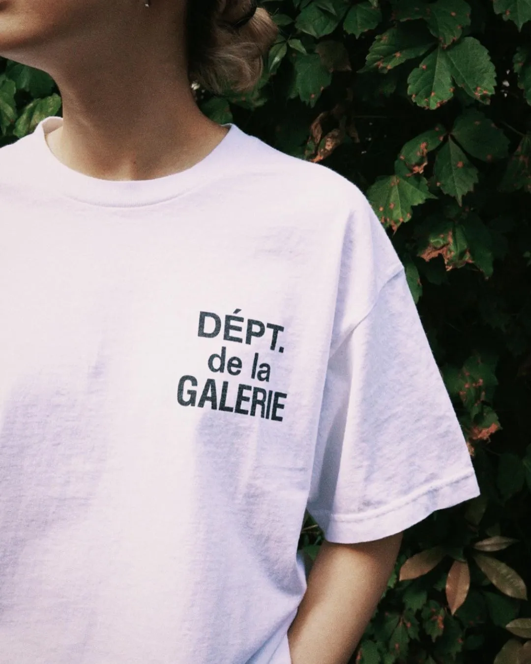 GALLERY DEPT. CLASSIC FRENCH TEE Classic French TEE White S-XL This time the return of the classic French Tee follows the newly replenished version of the official website. The printing is mottled and distressed. The main label/wash water label/code number label are also updated. The old style is newly made and the quality is increased.